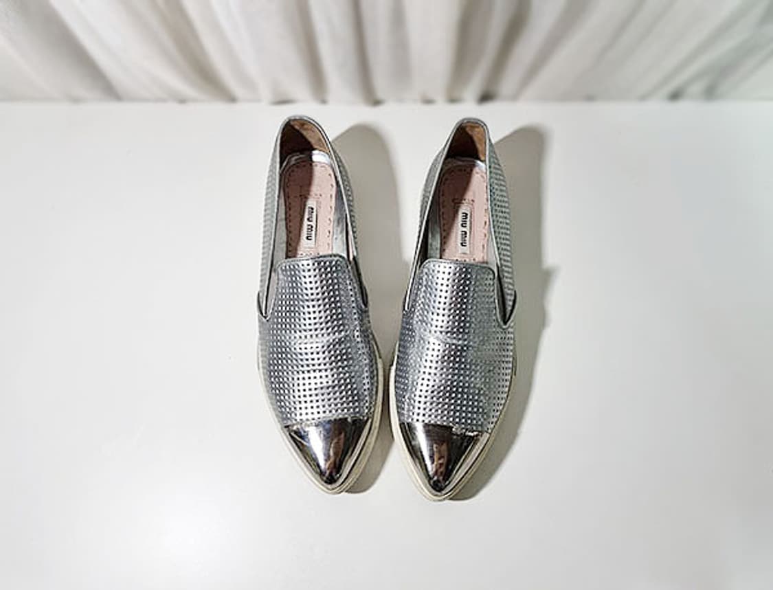 미우미우 슬립온 240 상품이미지1