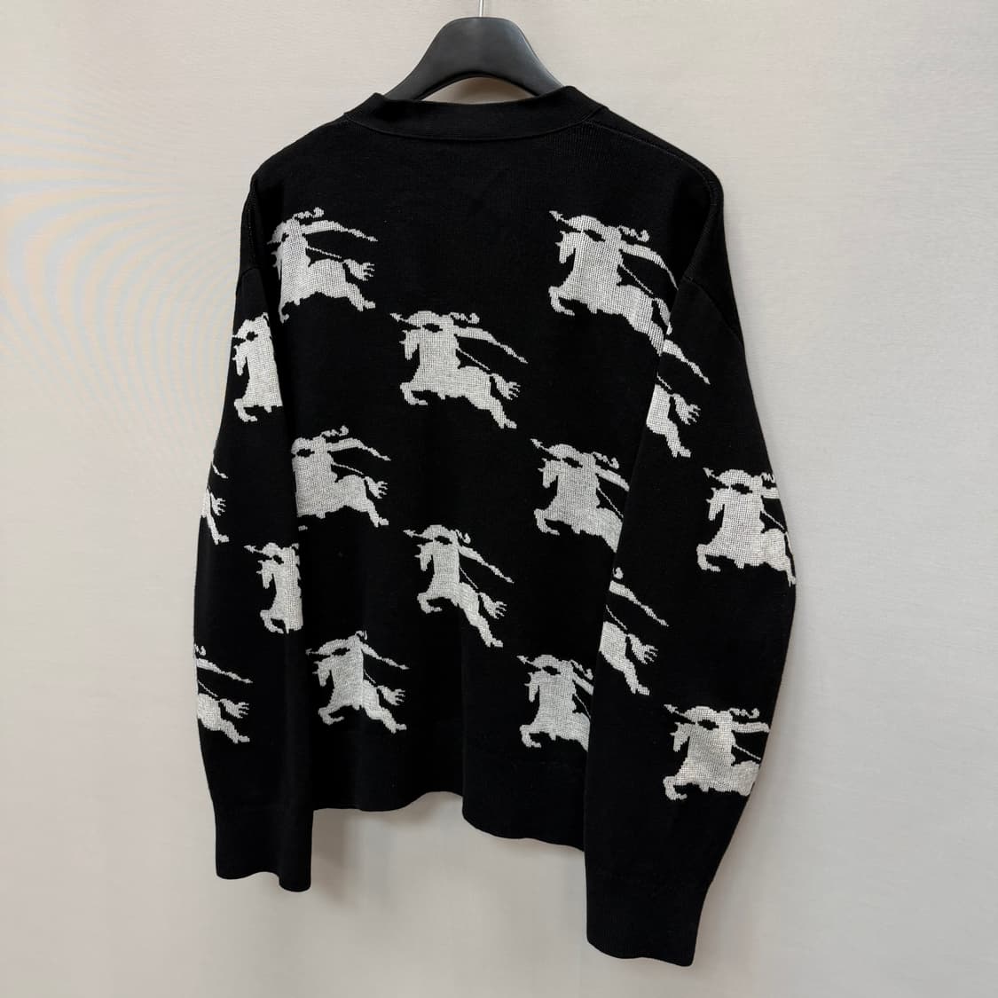 버버리 브리타니 실크 가디건(105 110) 상품이미지5