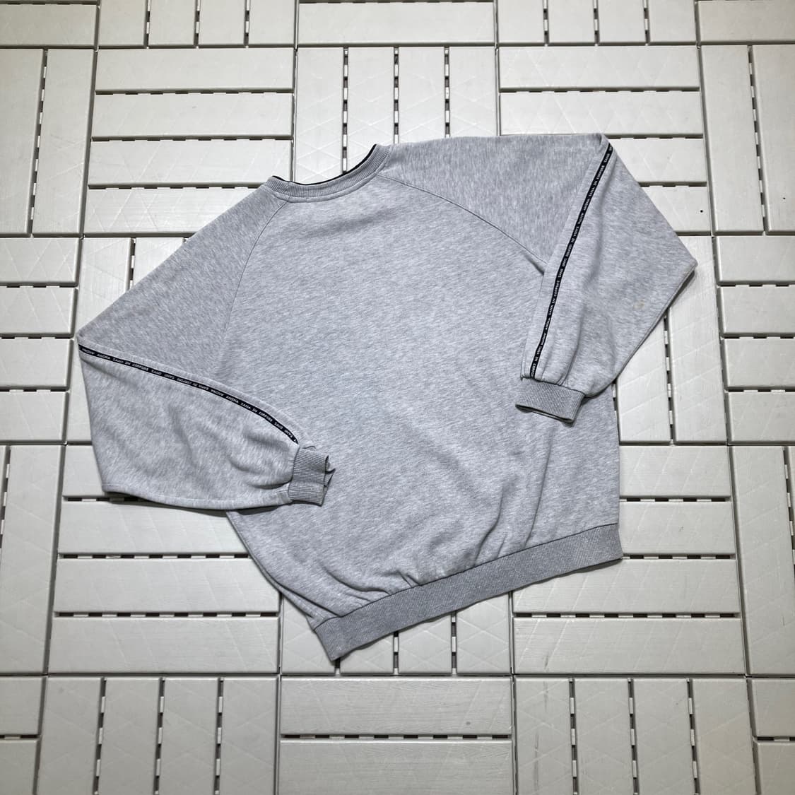 [100]아식스 루즈핏 자수 맨투맨 0285 상품이미지6