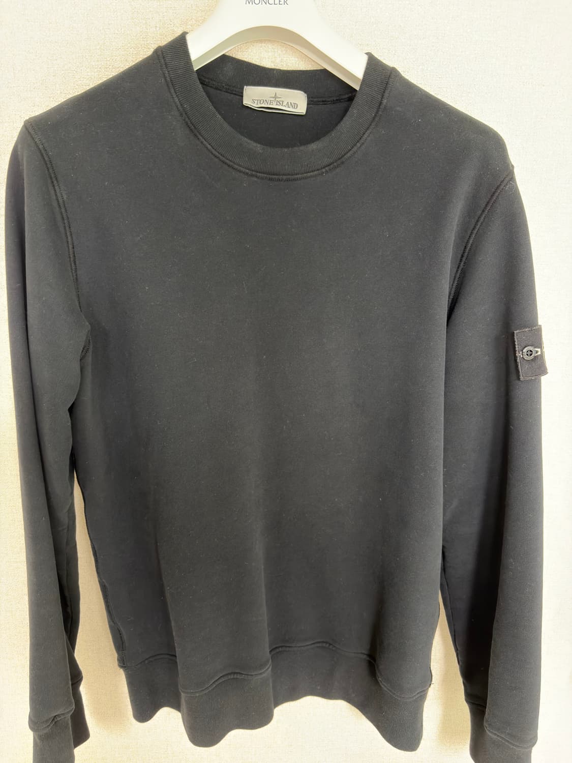 스톤아일랜드 22FW 화이트 와펜 맨투맨 상품이미지3