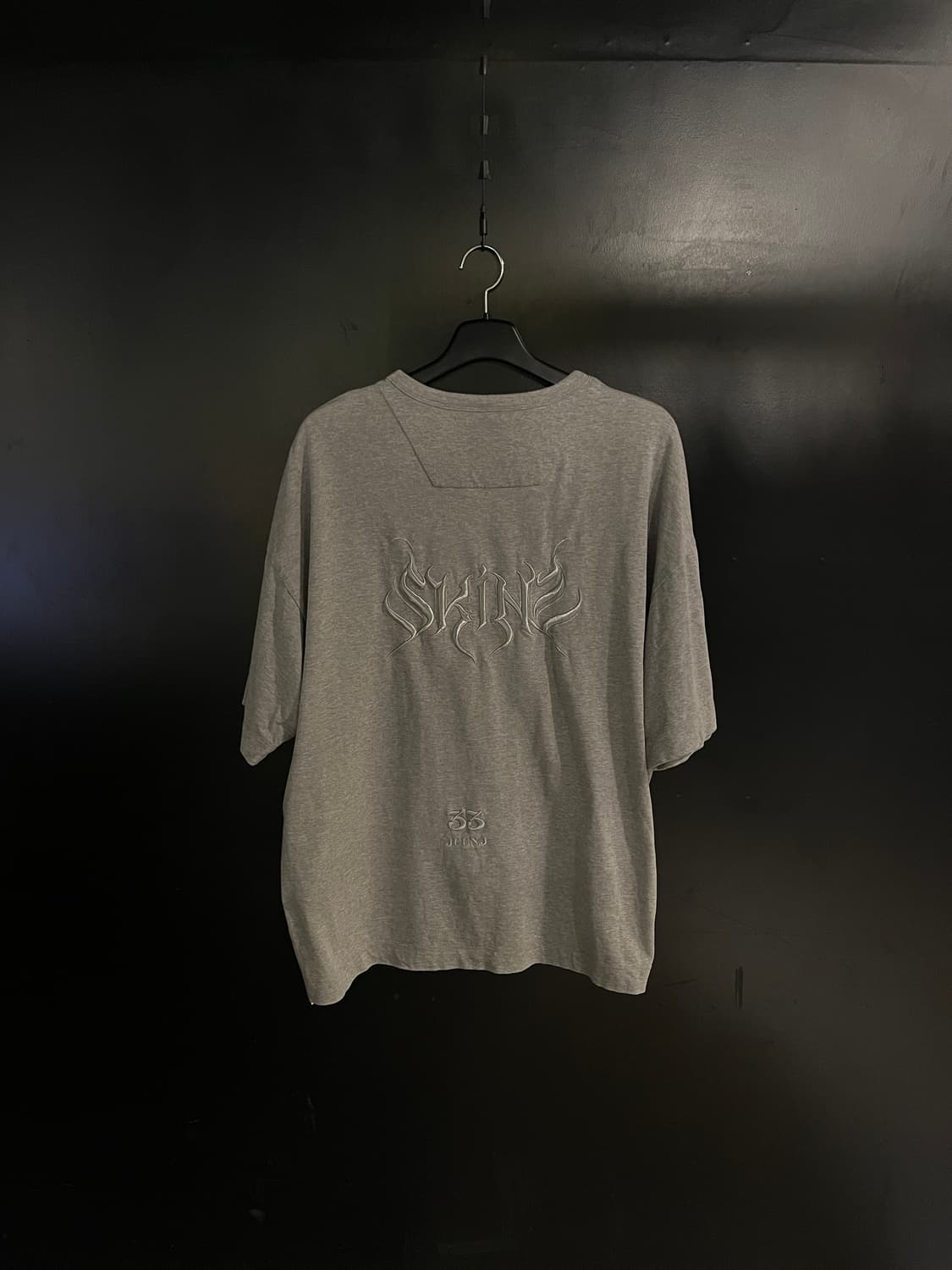 준지 그레이 자수 티셔츠 상품이미지2