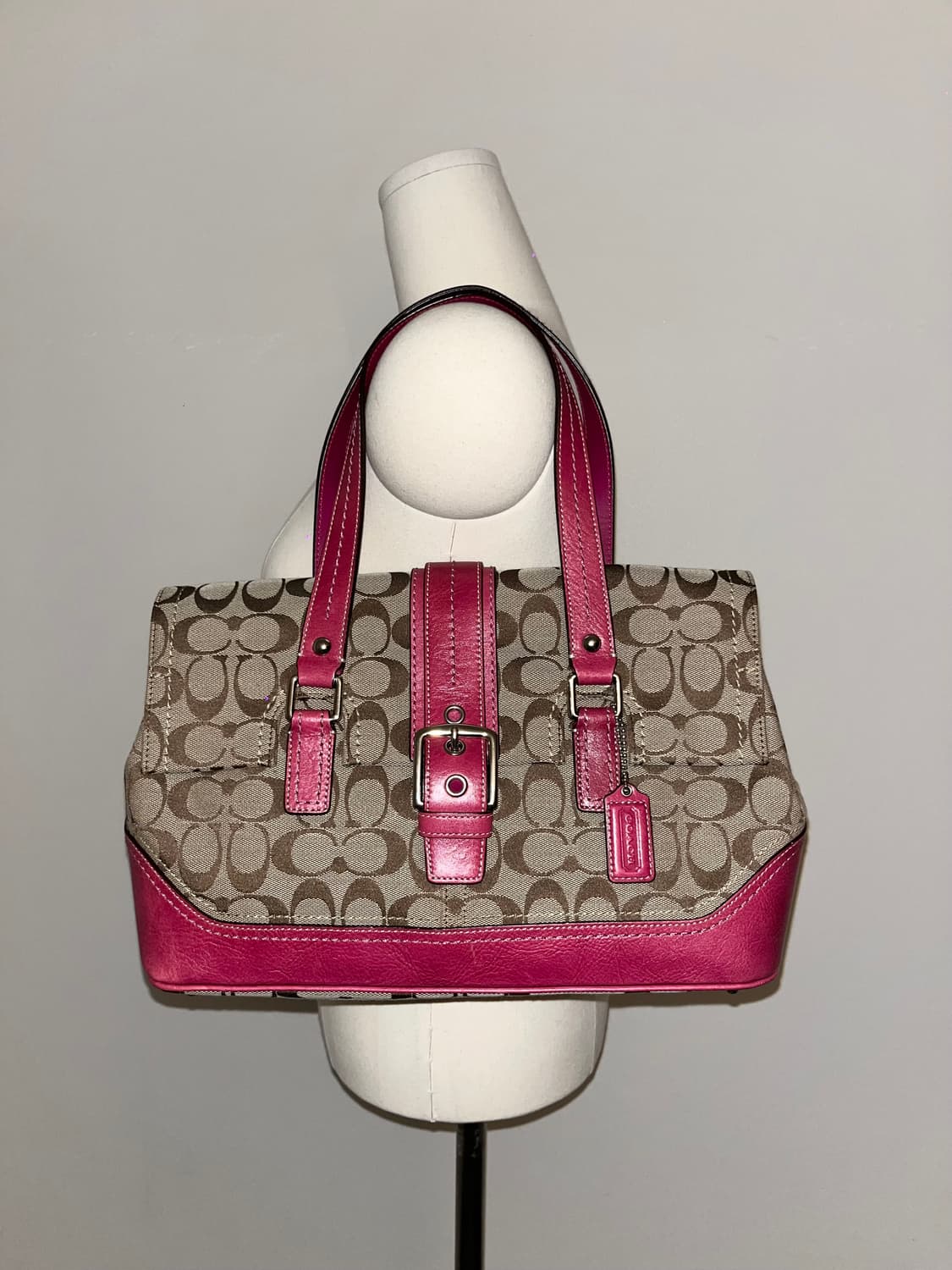 📦2000s Coach Hot Pink shoulder bag 상품이미지1