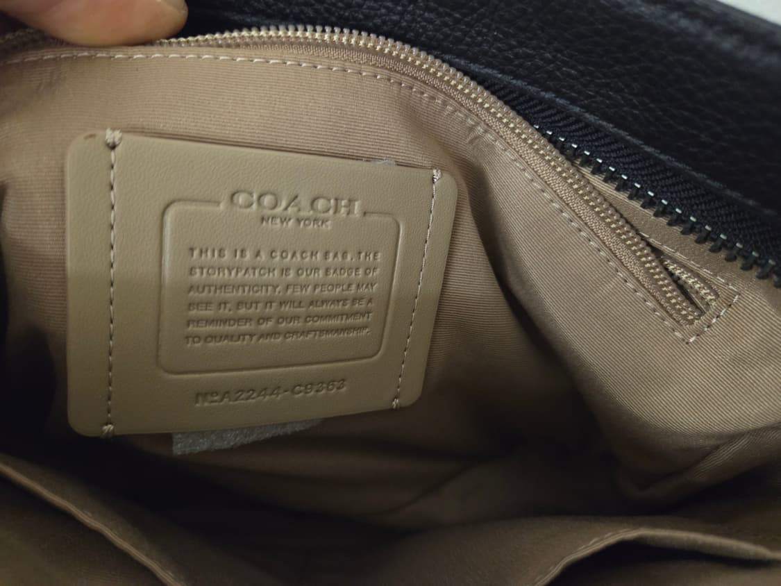 코치 시그니처 스트라이프 크로스백 남녀공용 상품이미지5