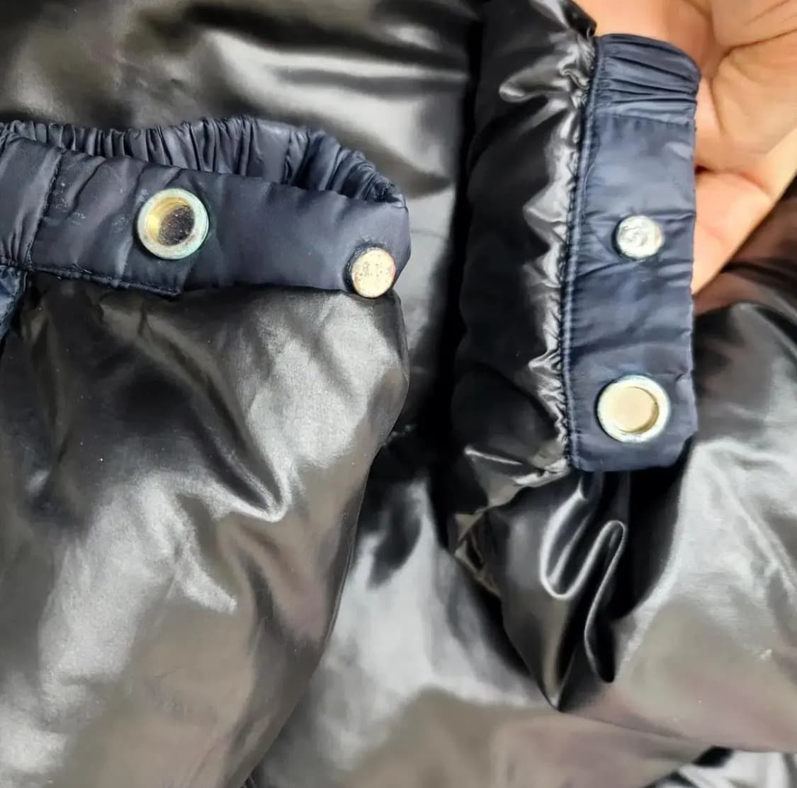 앤더슨벨 리버시블 유광 덕다운 패딩 상품이미지10