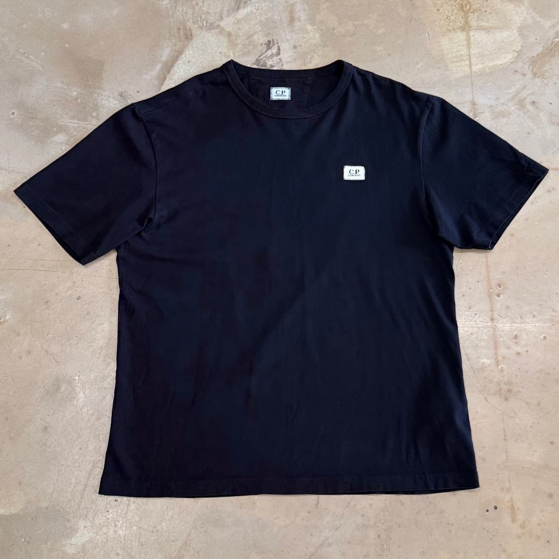 XL C.P.컴퍼니 블랙 반팔티  상품이미지3