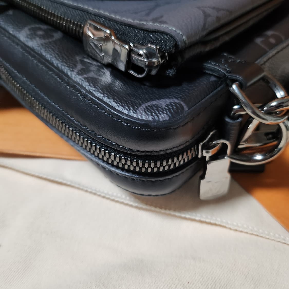 [새상품급/풀구성]루이비통 이클립스 트리오 메신저백 상품이미지9