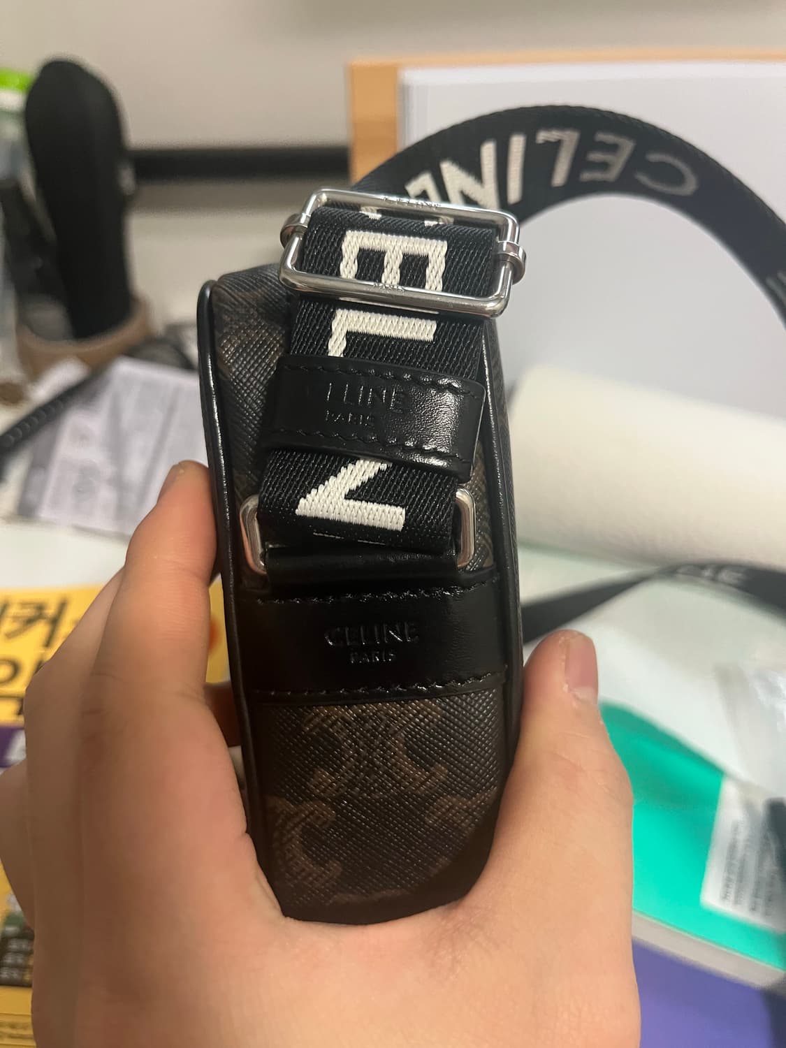 셀린느 트리옹프 캔버스 미디엄 메신저백 상품이미지3