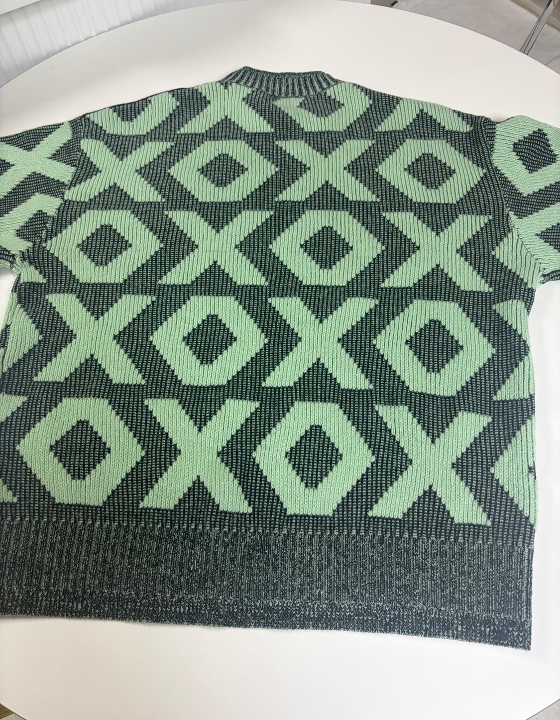 아크네 남녀공용 니트 상품이미지4