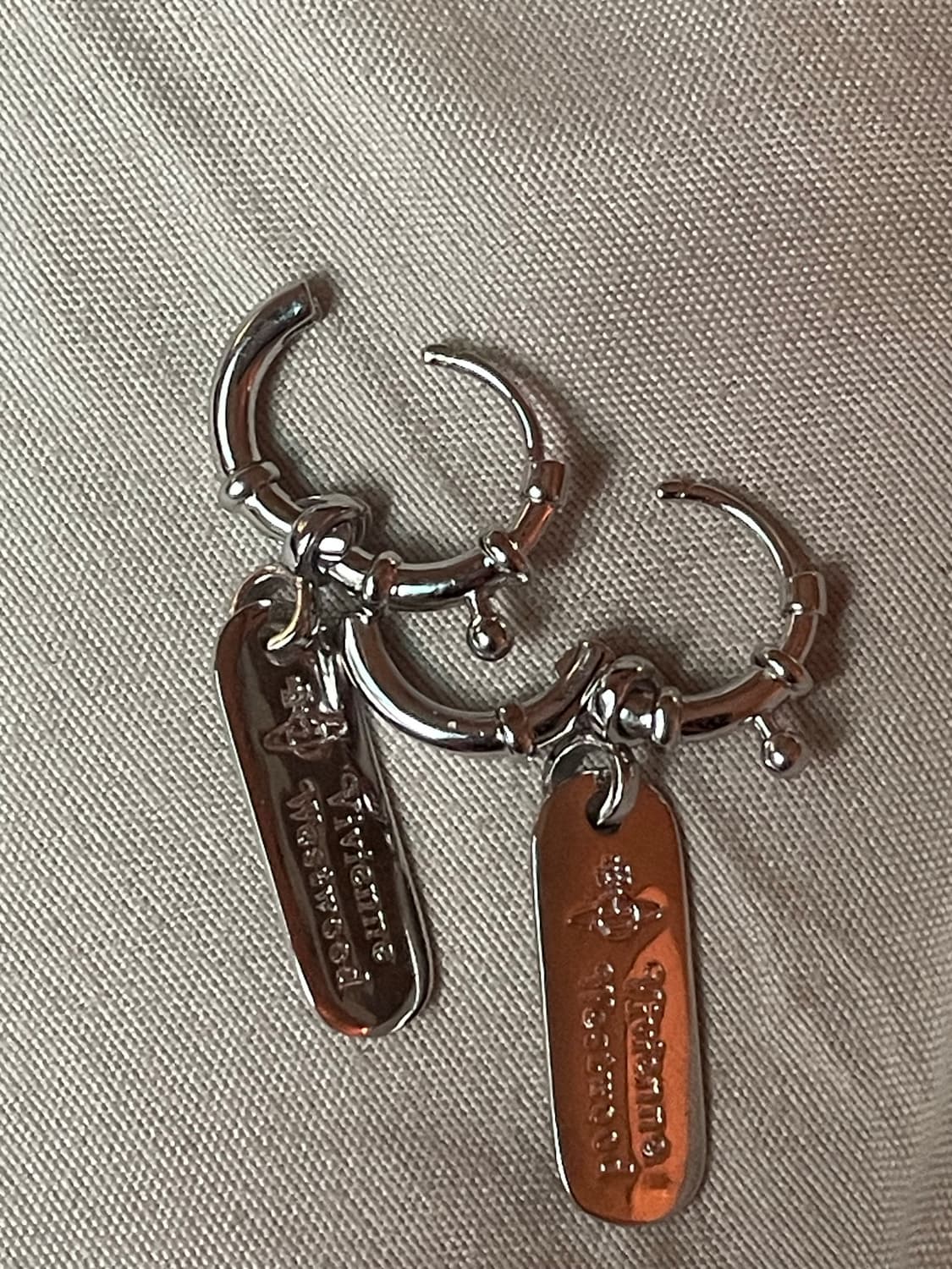 비비안웨스트우드 빈티지 태그 오링 이어링 상품이미지4