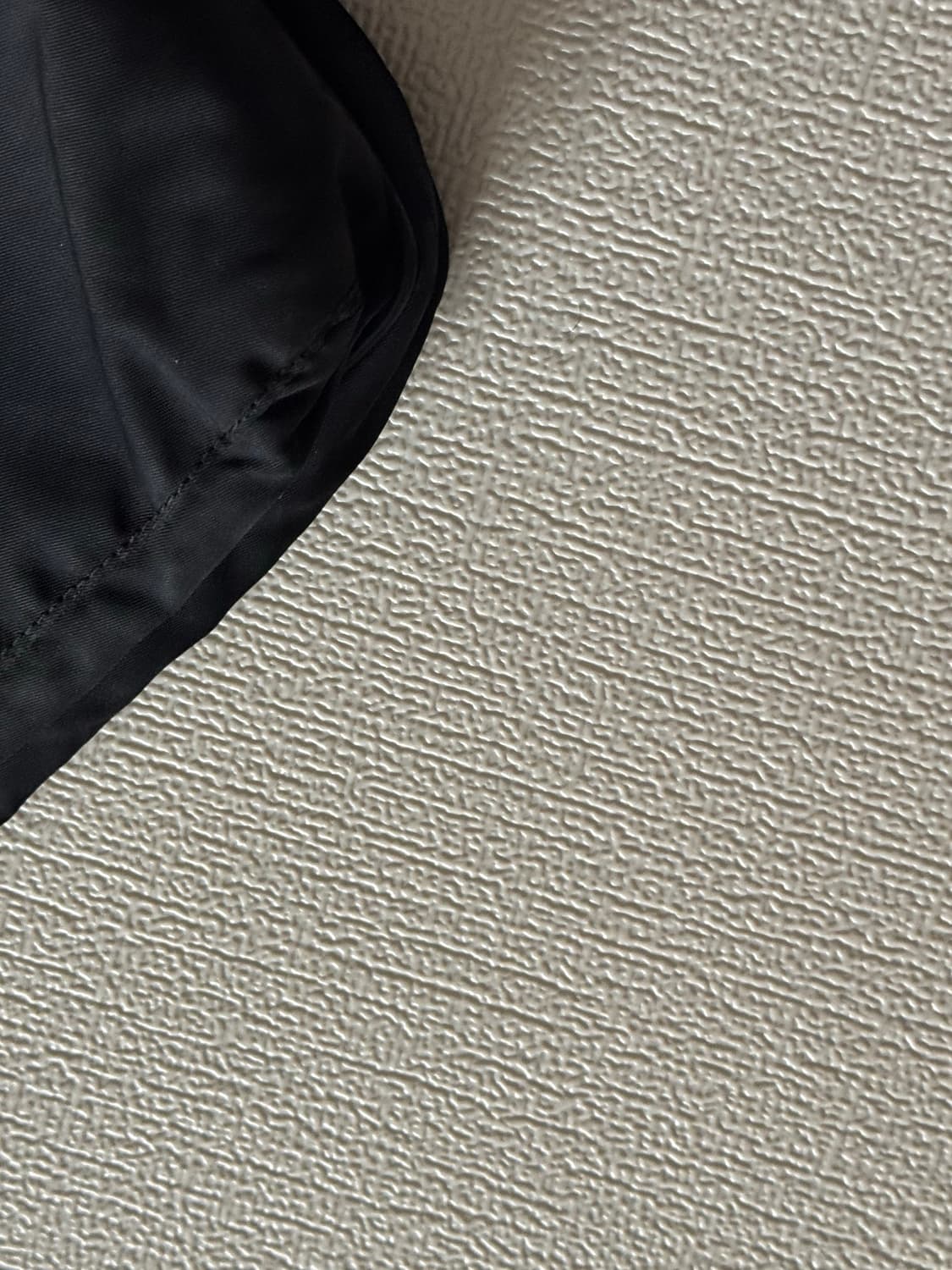 프라다 포코노 크로스백 블랙 상품이미지6