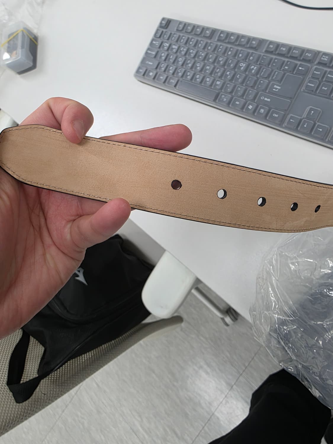 톰브라운 23SS MCX049B 00198 415

벨트 상품이미지9