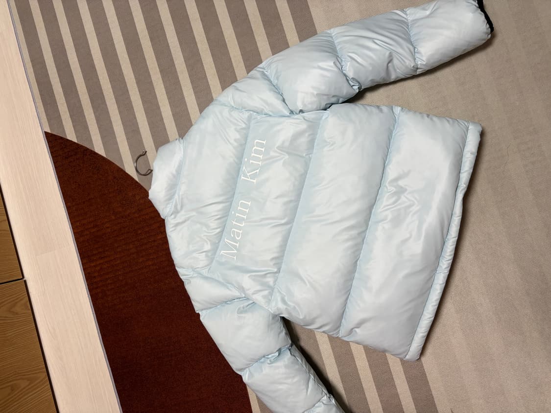 [S]마뗑킴 패딩 글로시 푸퍼 다운 스카이 판매합니다. 상품이미지3
