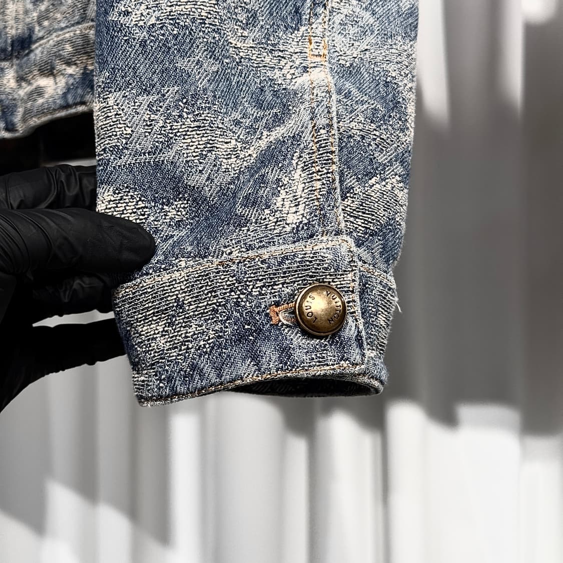 [정품] 25FW 신상 루이비통 테피스트리 모노그램 데님 트러커 재킷 상품이미지3