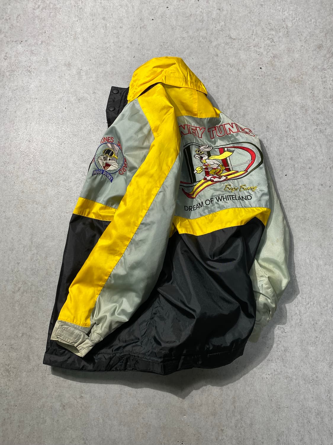 [105] Looney Tunes 루니툰즈 벅스버니 나일론 자켓 상품이미지1