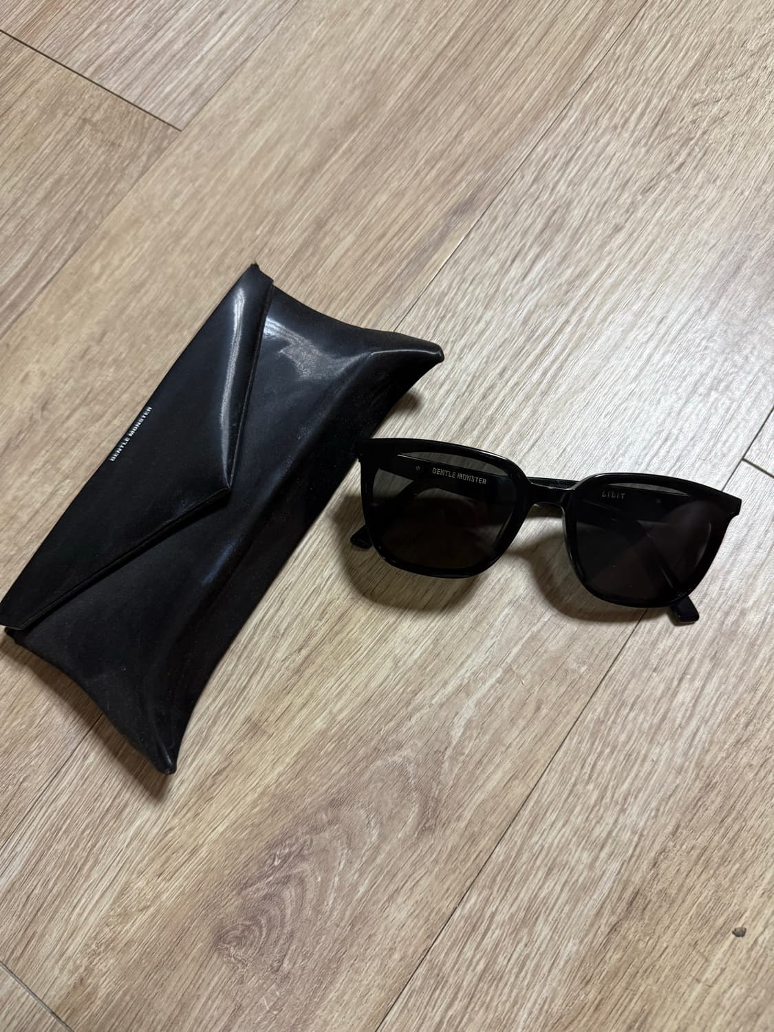 젠틀몬스터 릴리트 LILIT 블랙 상품이미지1