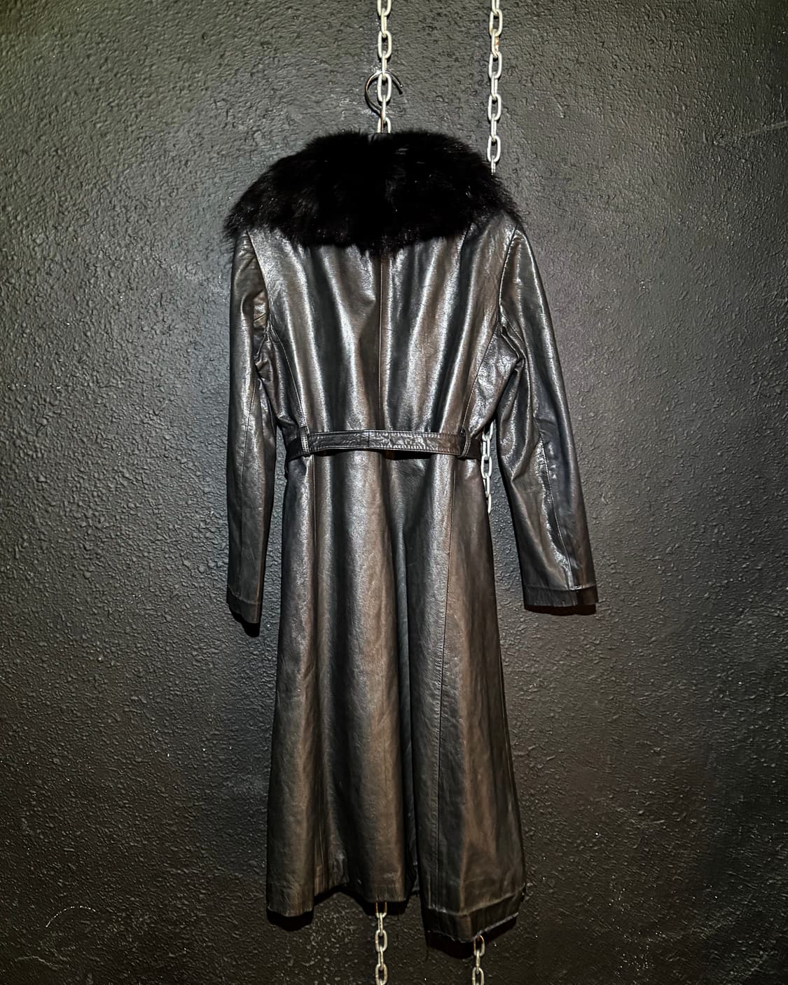Black fur-trimmed lambskin long coat 상품이미지6