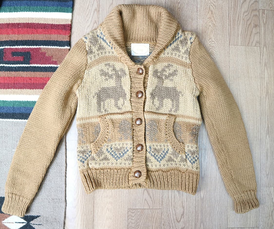 일본판 두툼한 울100% 사슴짜임 스웨터

굿 컨디션 코위찬 아님 상품이미지1