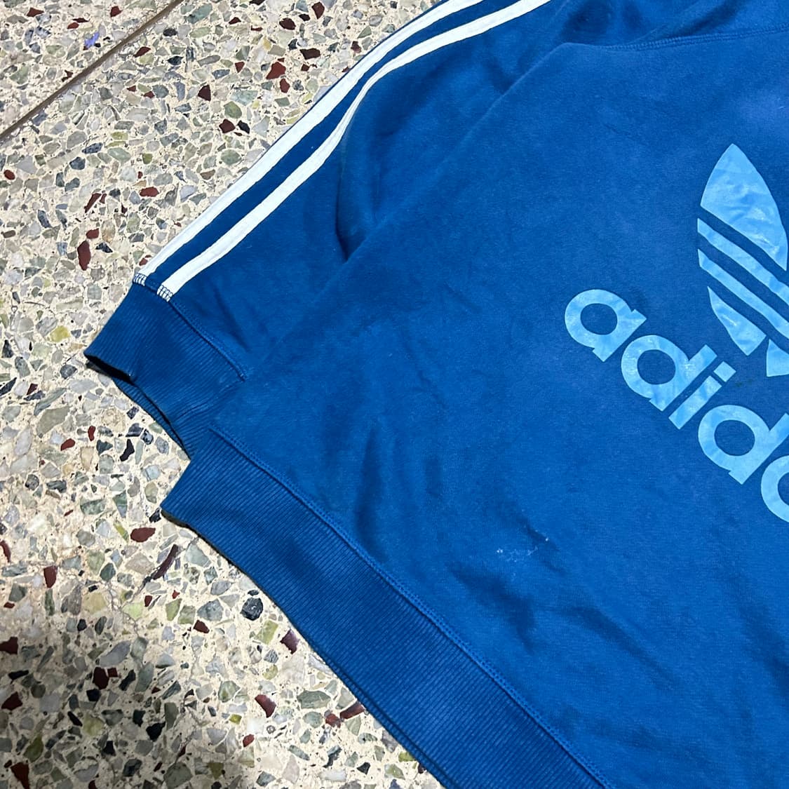 아디다스(ADIDAS) 파이어버드 로고 딥블루 맨투맨 상품이미지3