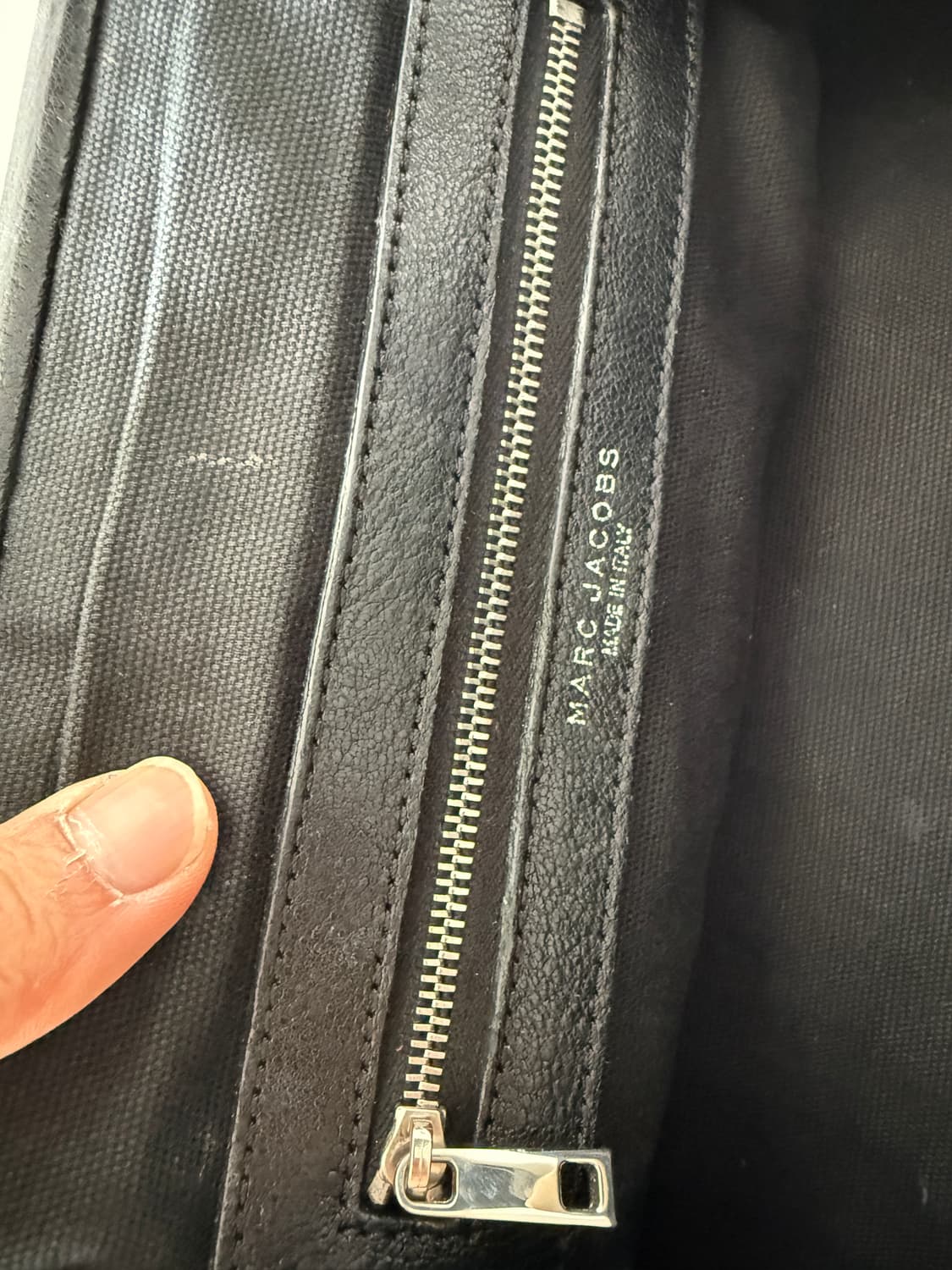 마크제이콥스(Marc Jacobs) 레더 프레임백(ITALY) 상품이미지8