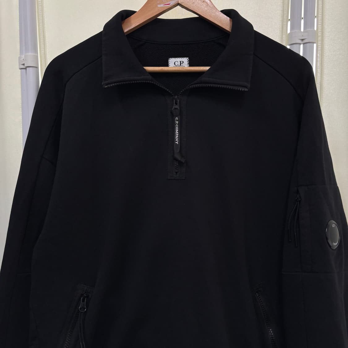 C.P company 씨피컴퍼니 반집업 맨투맨 상품이미지2