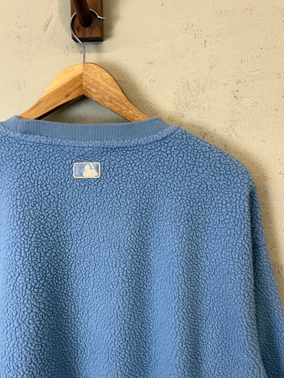 MLB 뉴욕양키즈 자수로고 플리스 맨투맨 상품이미지4