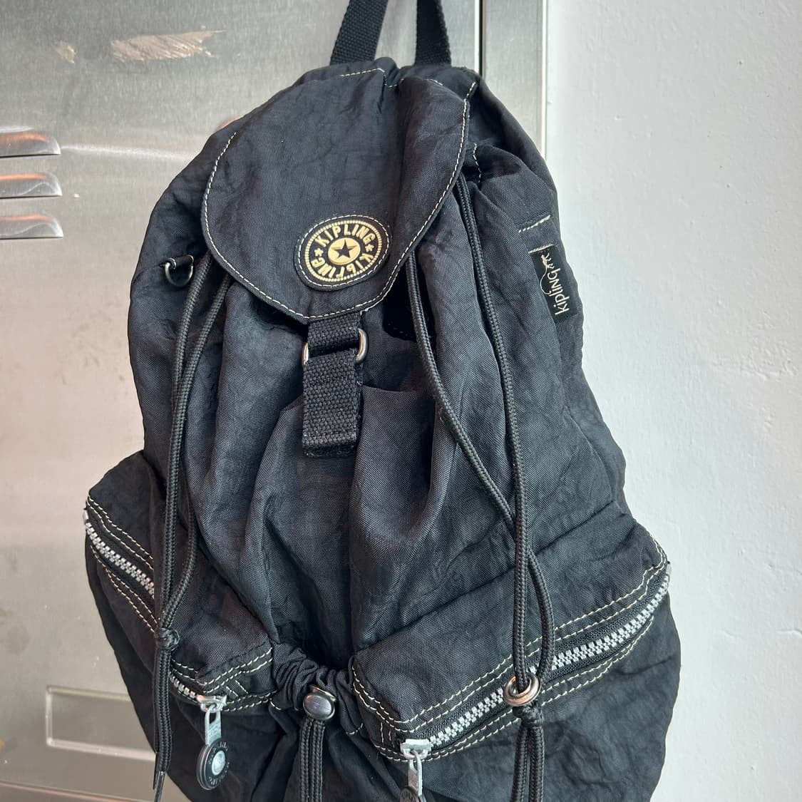 키플링 블랙 포켓 백팩 상품이미지2