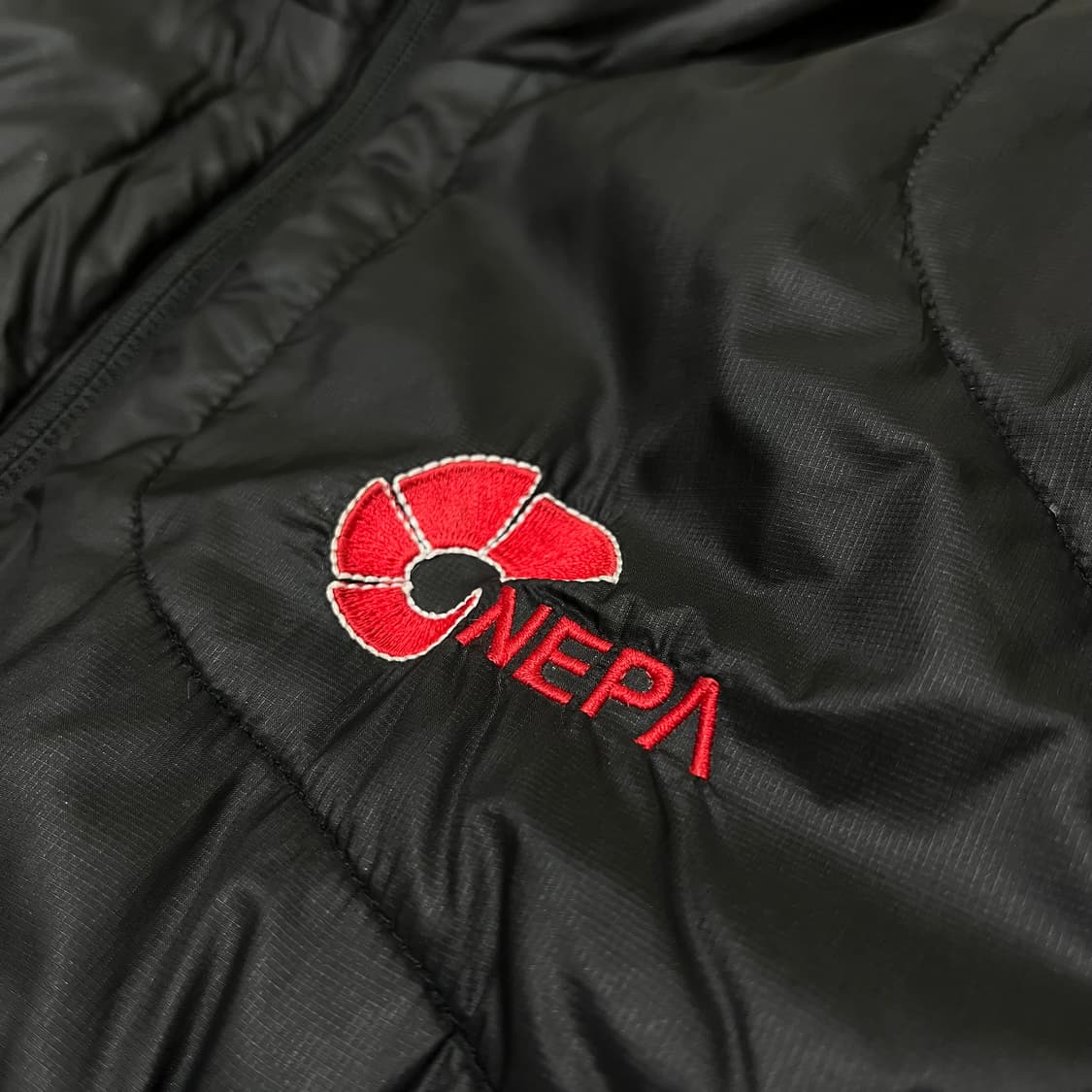 네파 덕다운 스탠드넥 경량패딩 M/95 상품이미지5