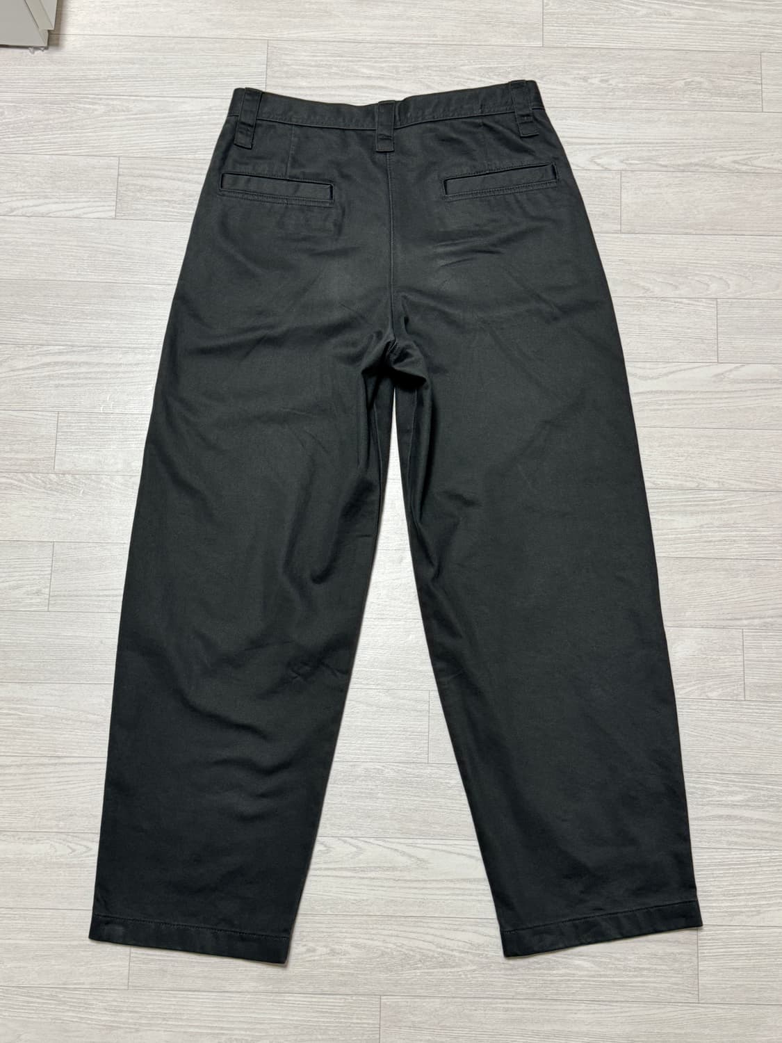 유니클로U 와이드핏 치노팬츠 다크그레이 76 상품이미지5