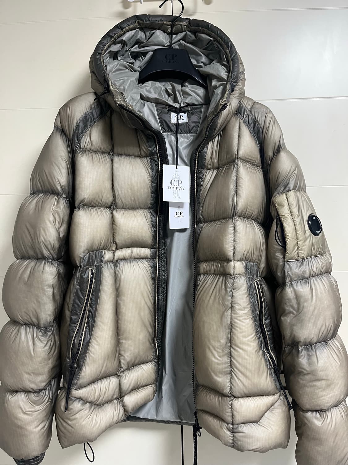 CP컴퍼니 디디쉘 빈티지 카키베이지 24FW 상품이미지1