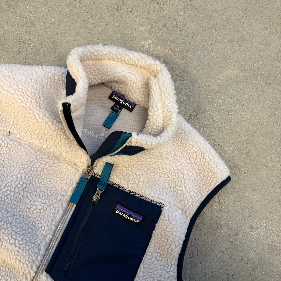 파타고니아 내츄럴/네이비 클래식 레트로 X 베스트 상품이미지2