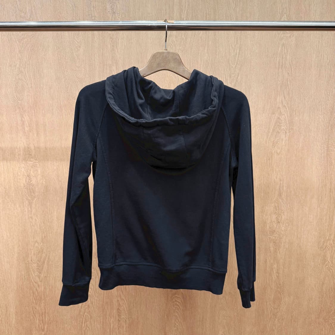 칼 라거펠트 후드집업 KL로고 자수 디테일 슬림핏 블랙 상품이미지3