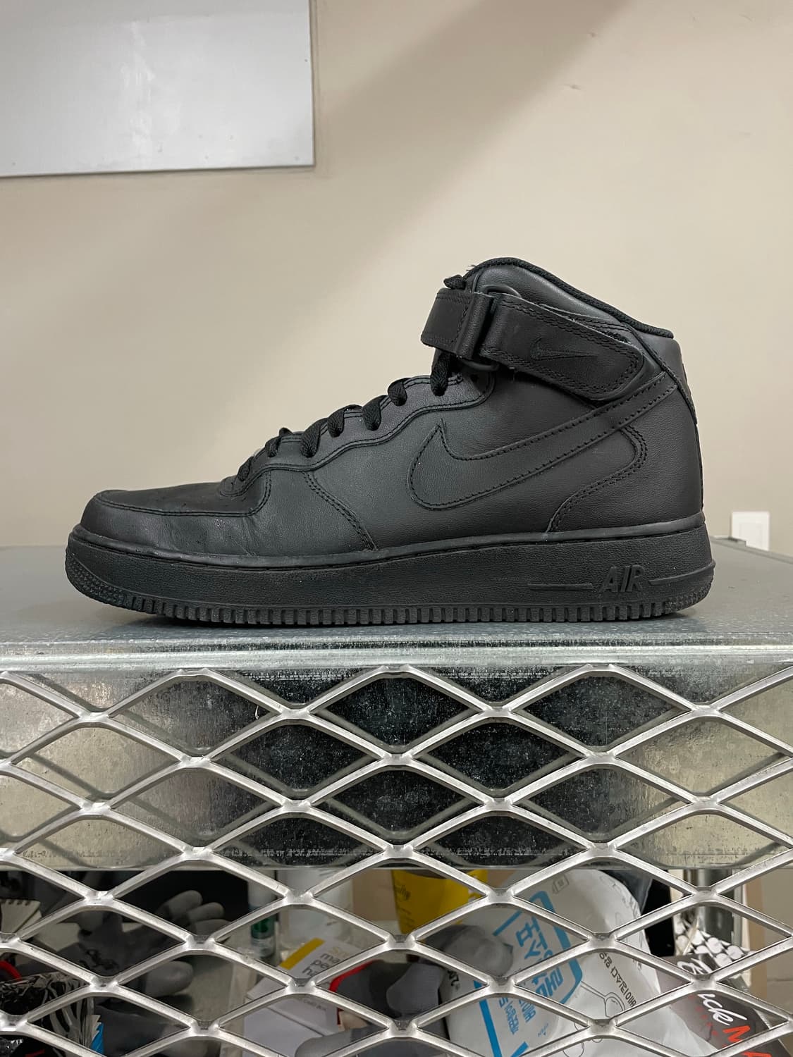 나이키 에어포스1 미드 블랙 285 (gr-4148) 상품이미지1