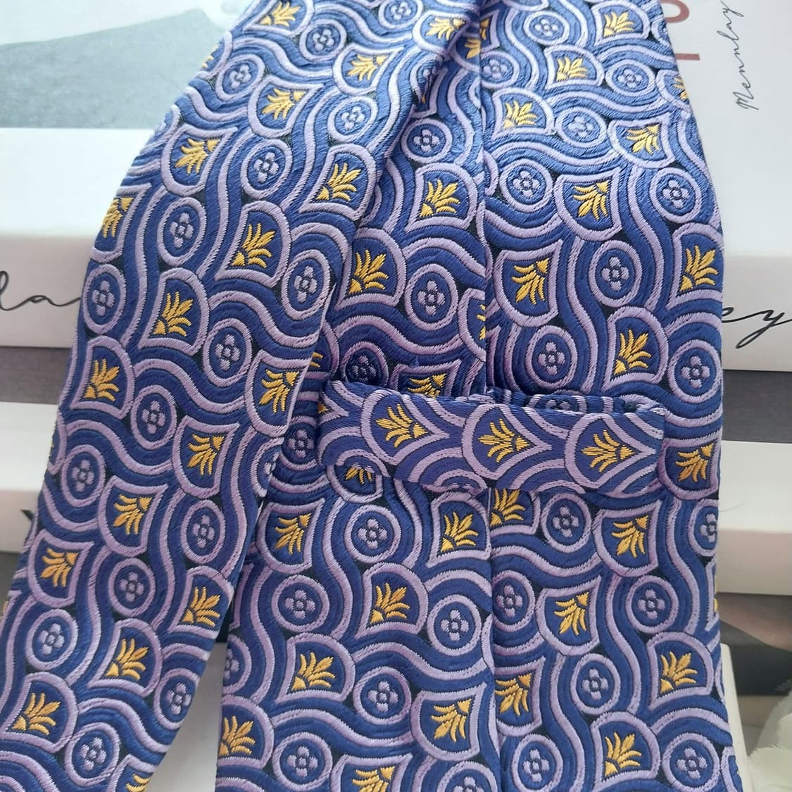 버버리 실크 퍼플 자카드 넥타이 9.5cm A+등급 K1310
 상품이미지5