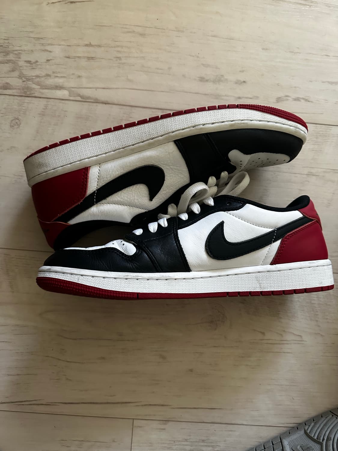 조던 1 레트로 로우 OG 블랙토 상품이미지3