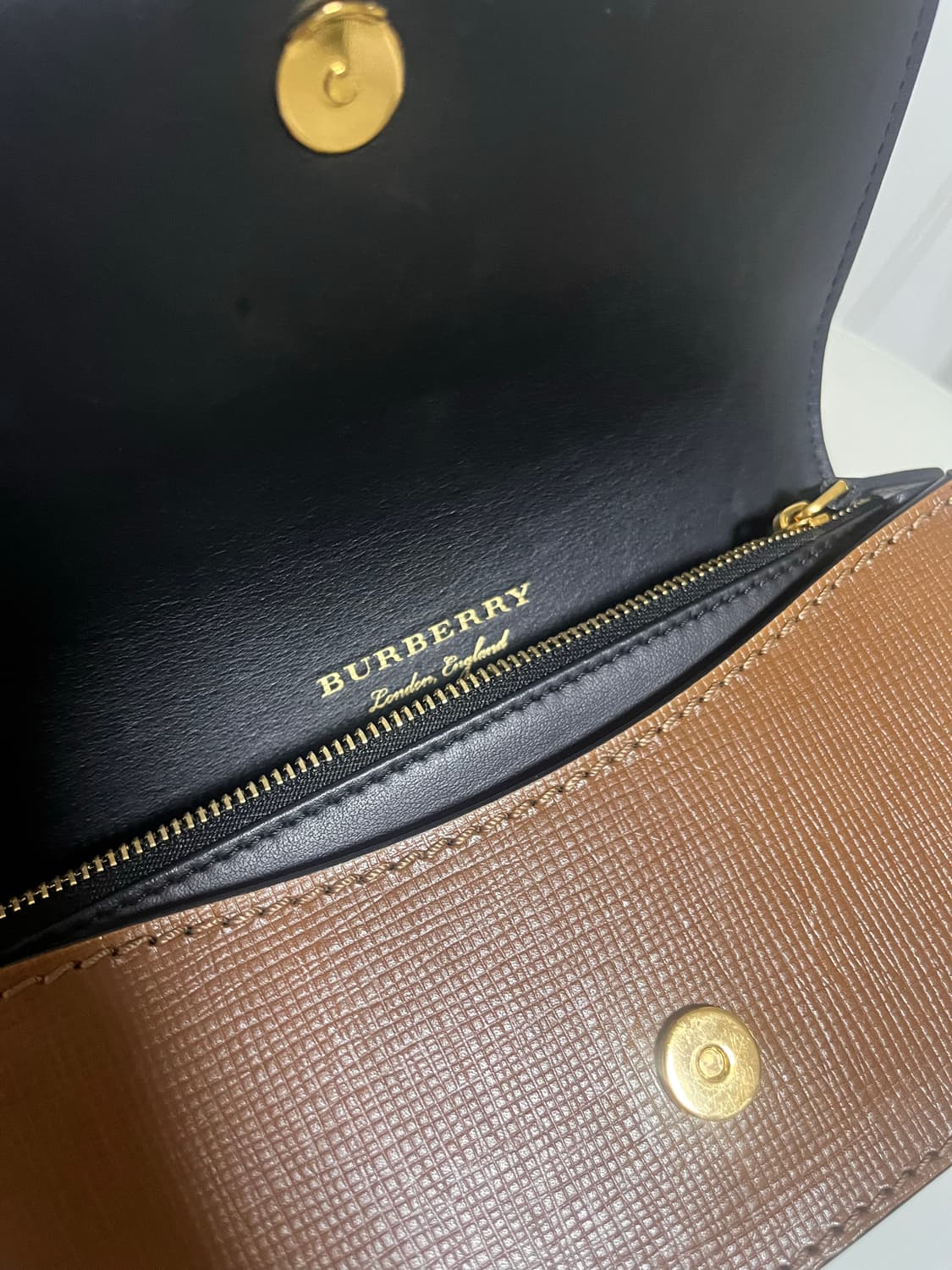 버버리 버클 크로스백 상품이미지4