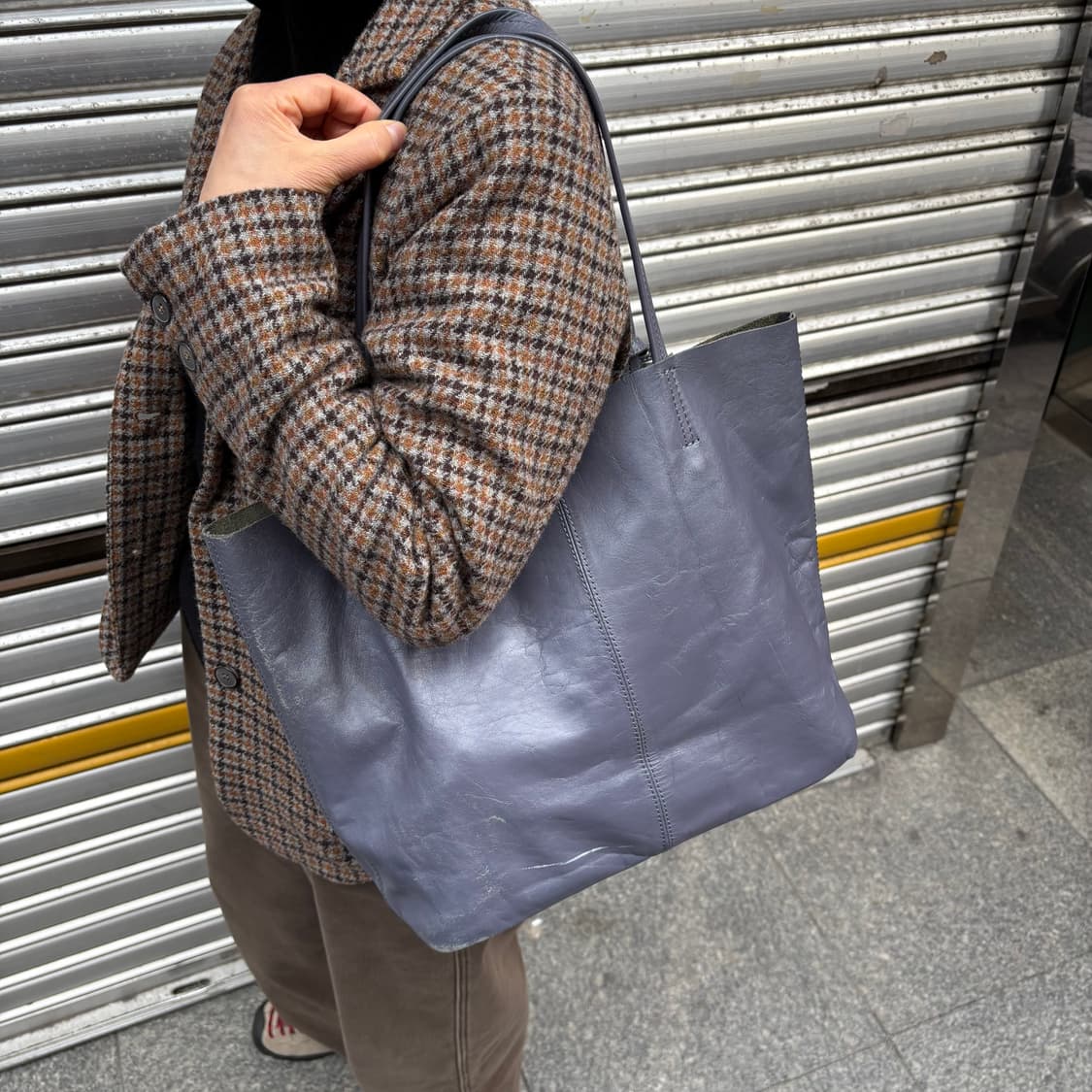 vtg cowhide lv tote bag 상품이미지3