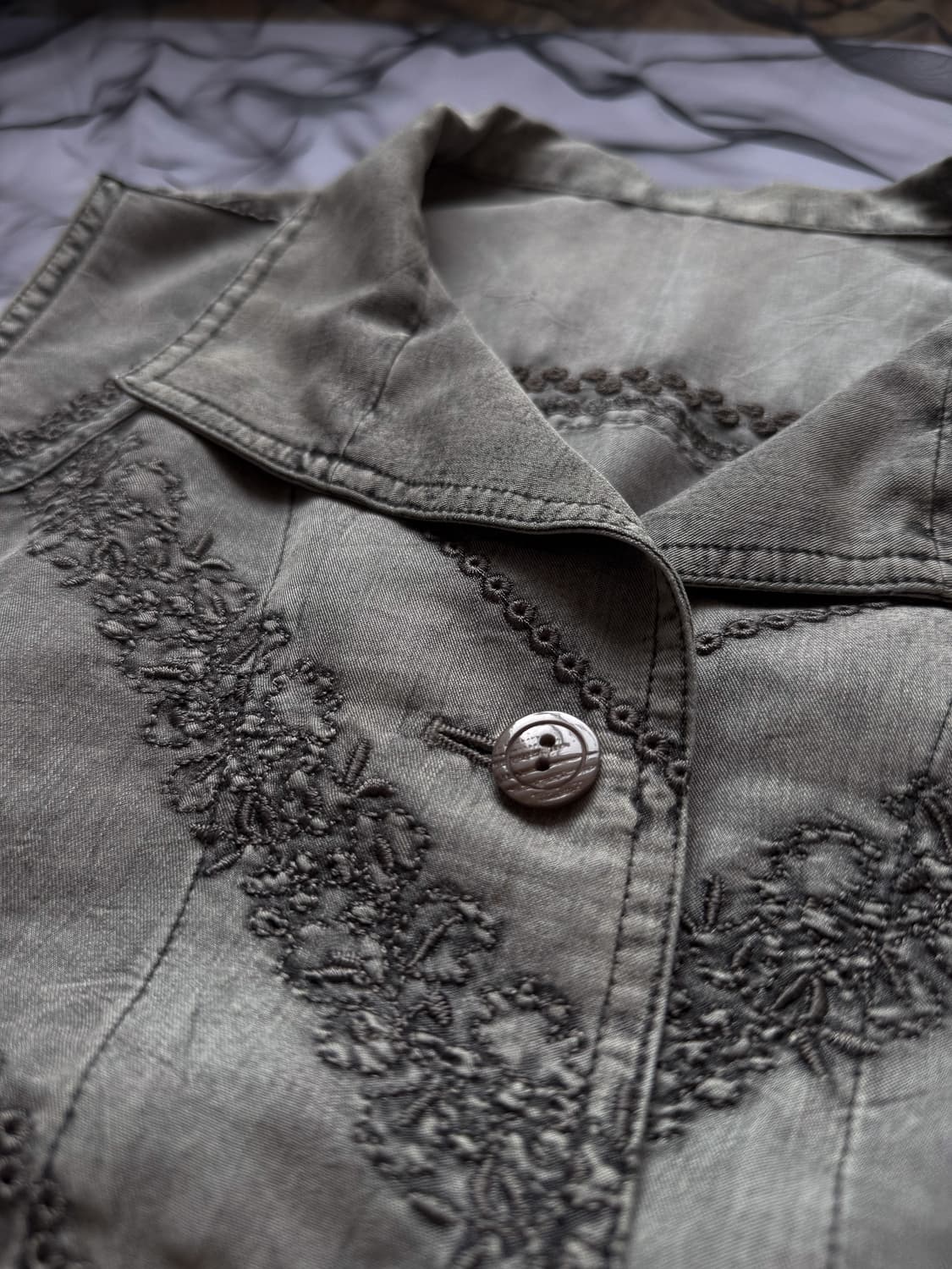 Charcoal Punching Embroidered Vest 0331 상품이미지3