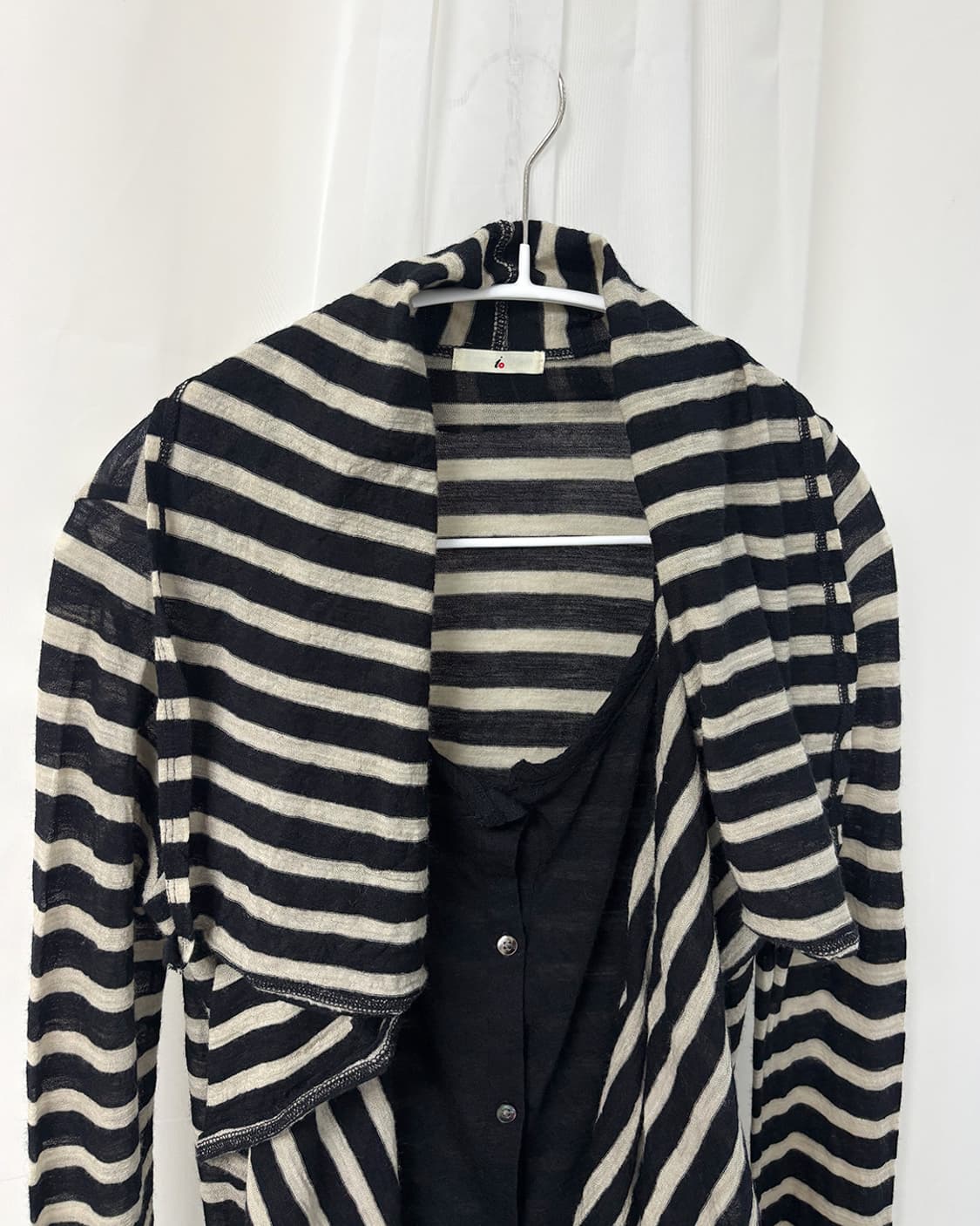 io stripe layered drapery cardigan 상품이미지5