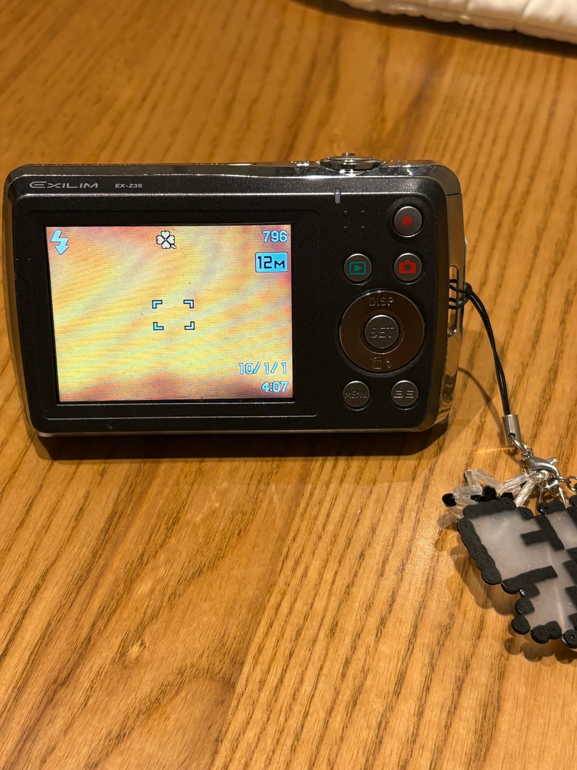 카시오 엑슬림 ex-z35 블랙 뽀샤시 뽀용 인물 상품이미지2