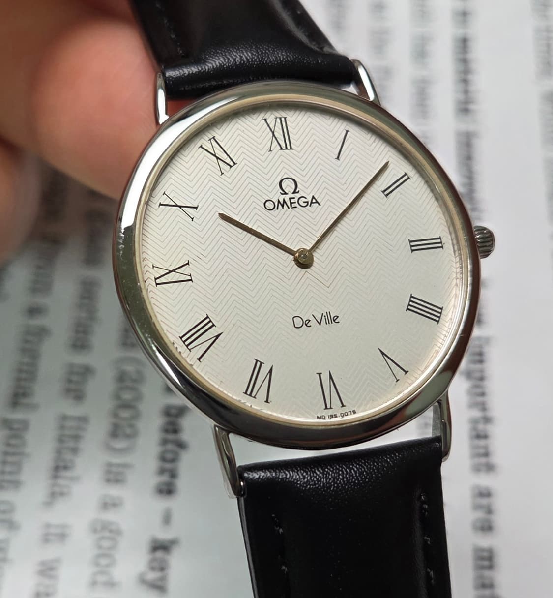 빈티지 오메가 드빌 화이트로만 격자다이얼 논데이트 슬림쿼츠 (일자형 러그 상품이미지9