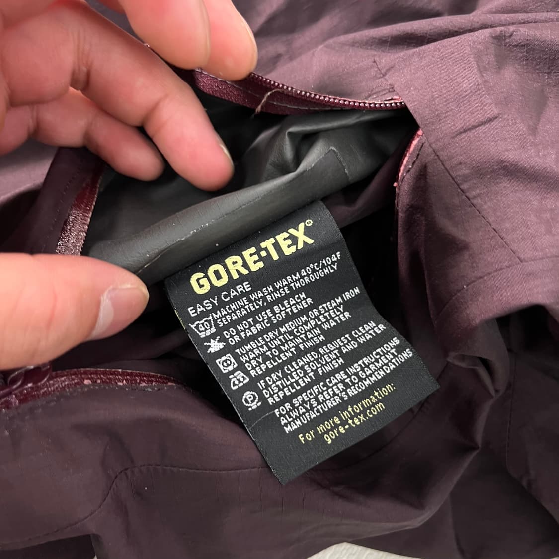 W95 아크테릭스 베타 LT 버건디 일본판 바람막이 자켓 상품이미지9