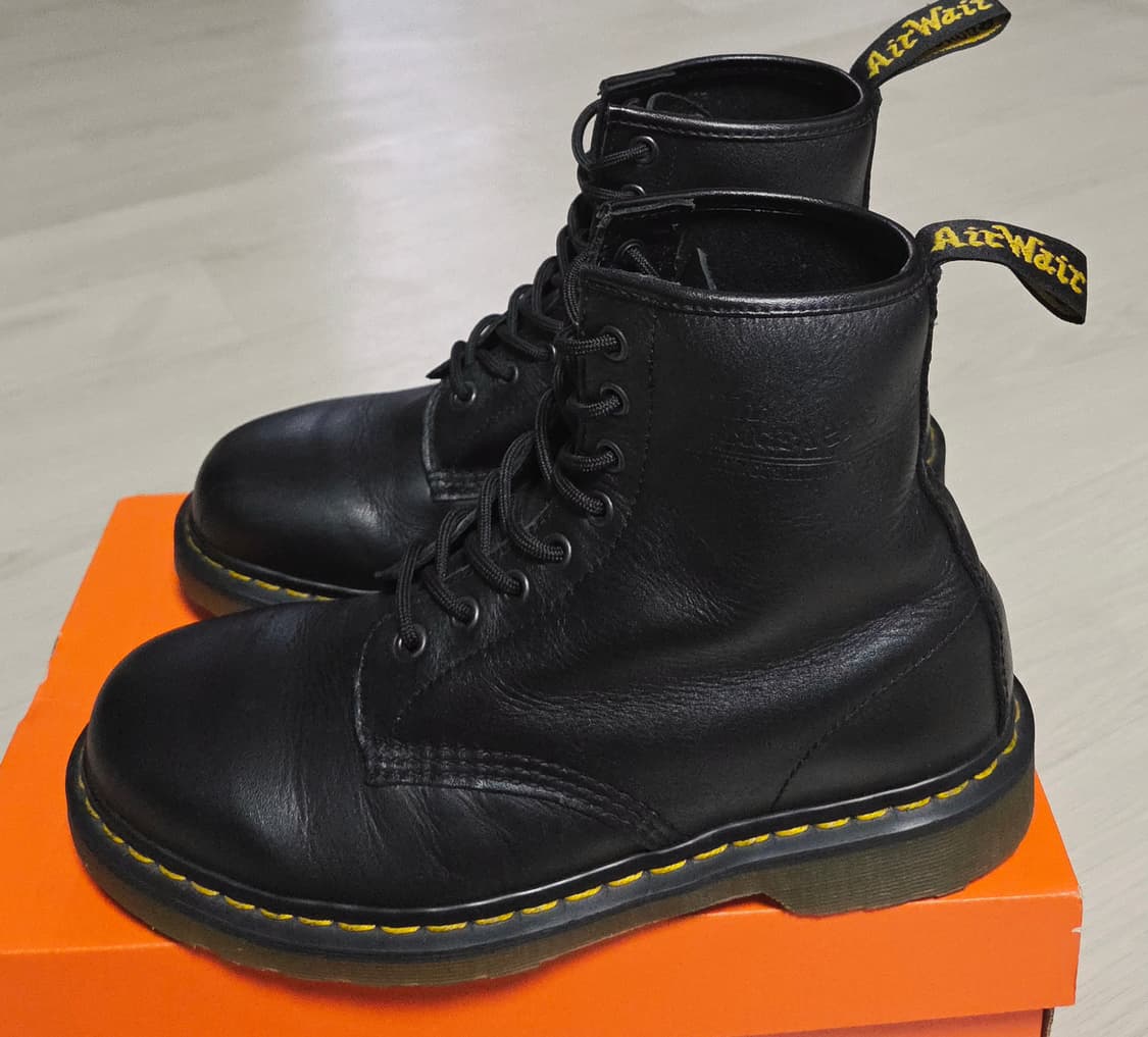 닥터마틴 1460 워커 부츠 상품이미지2