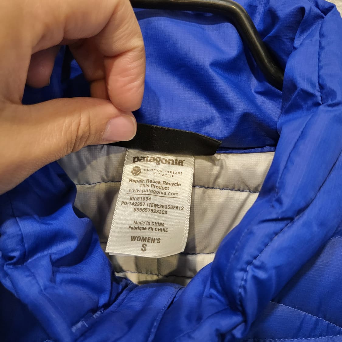 파타고니아 여성 경량 롱 패딩 코트 블루 상품이미지3