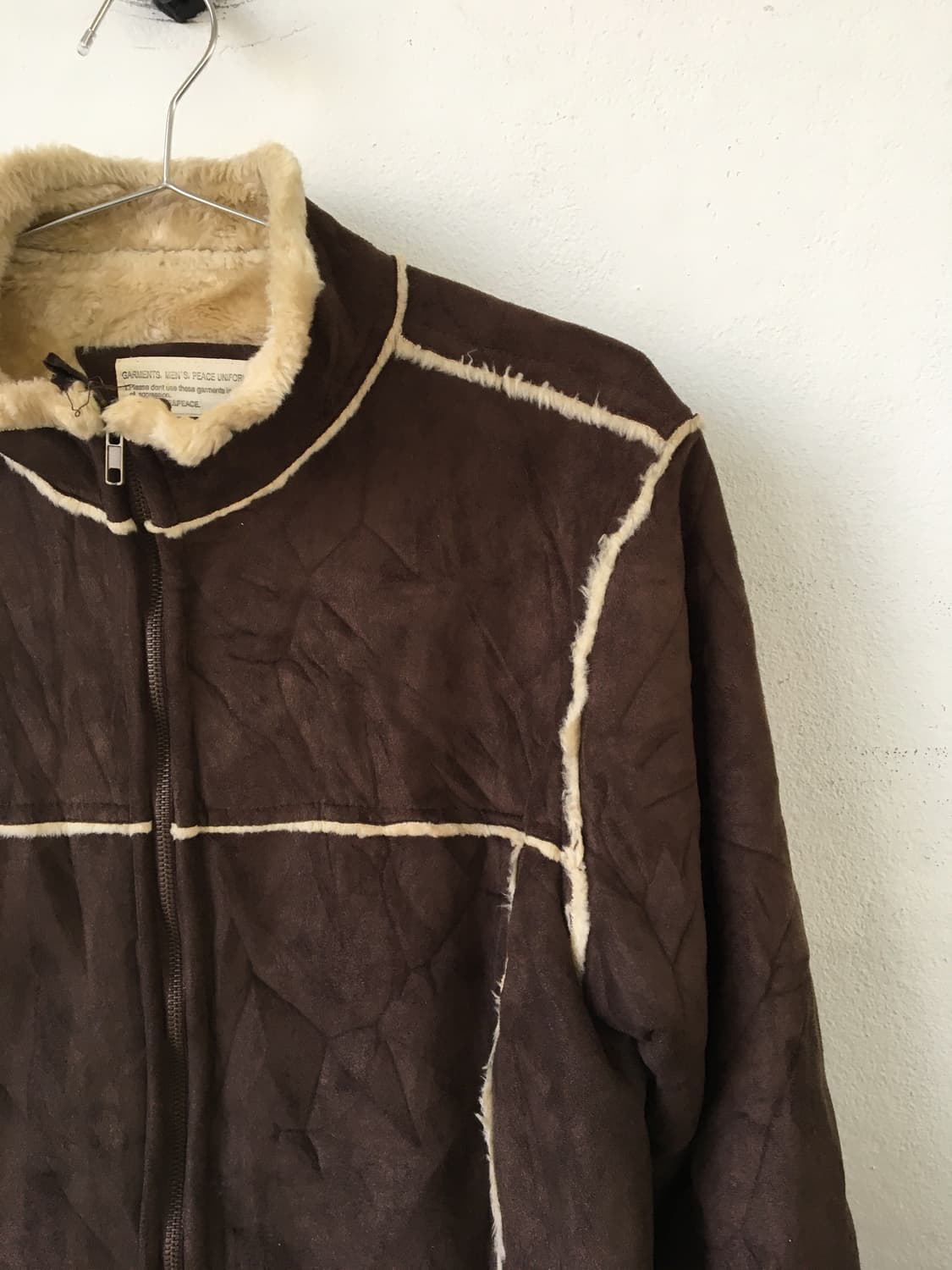 Line detail high neck fake fur mustang 상품이미지6