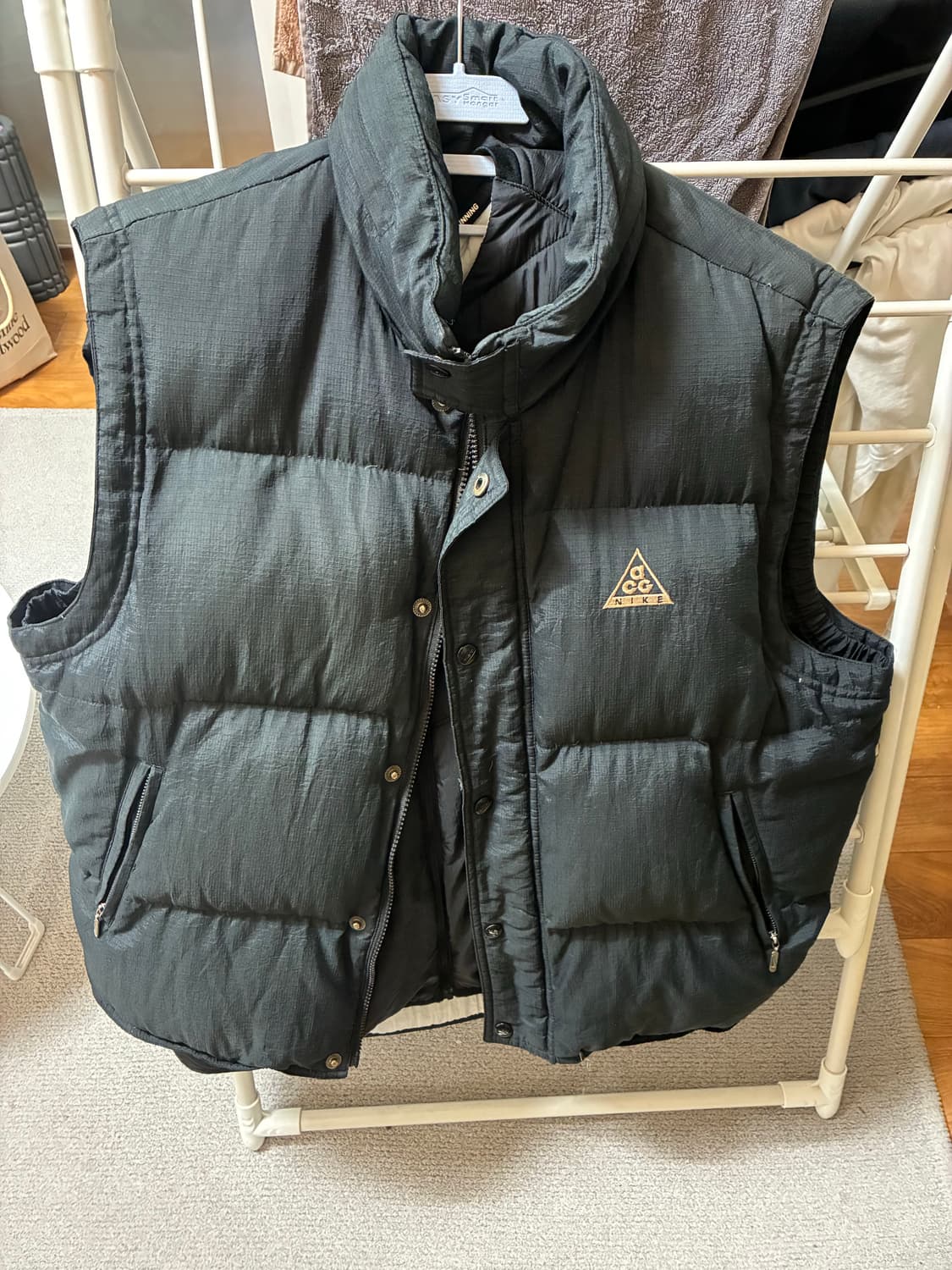 나이키acg 넉다운 조끼패딩 상품이미지1