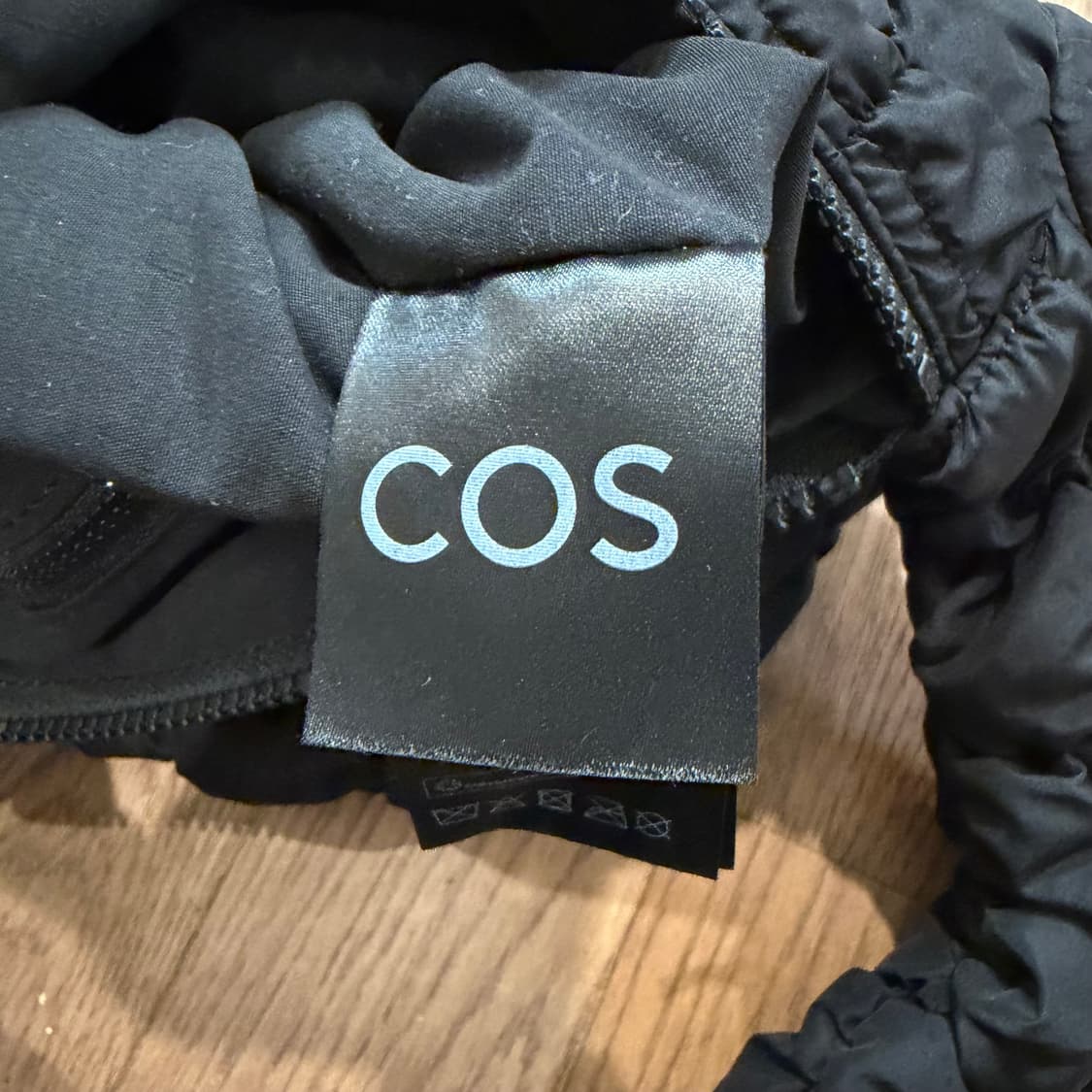 COS 퀼티드 클라우드 숄더백 상품이미지3