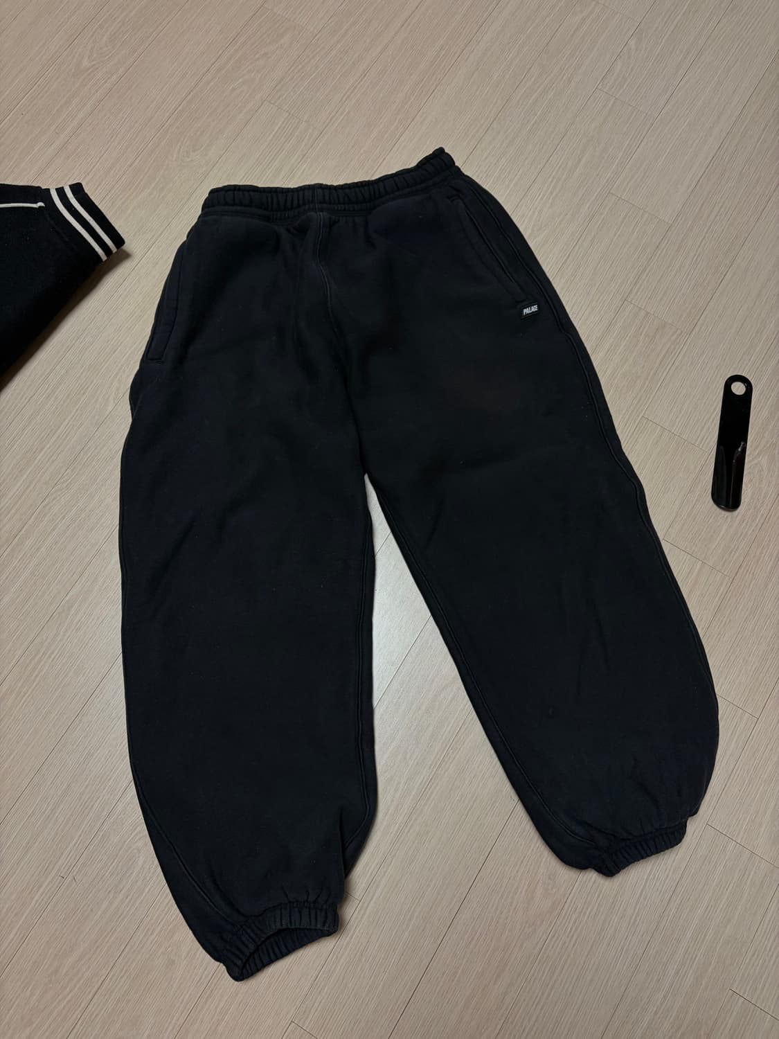 팔라스 스웻팬츠 블랙 상품이미지1