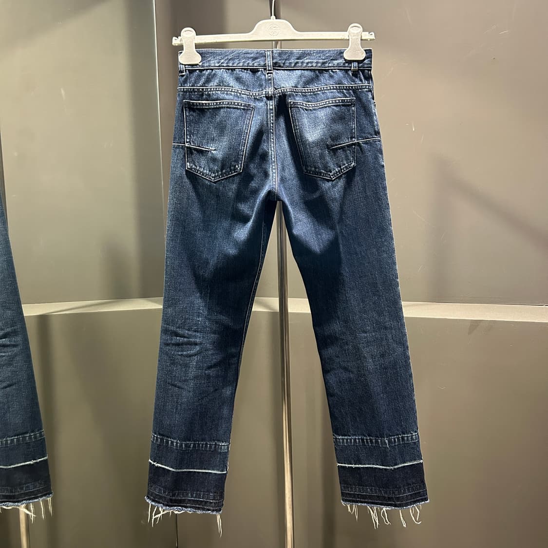 디올 컷아웃 데님팬츠 상품이미지4