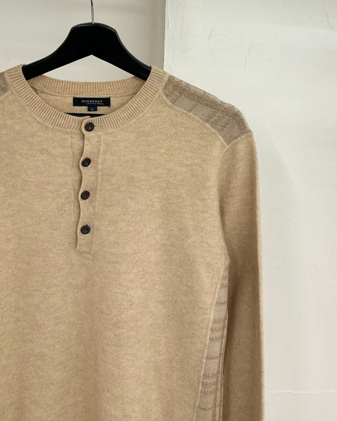 버버리 베이지 헨리넥 니트 상품이미지4