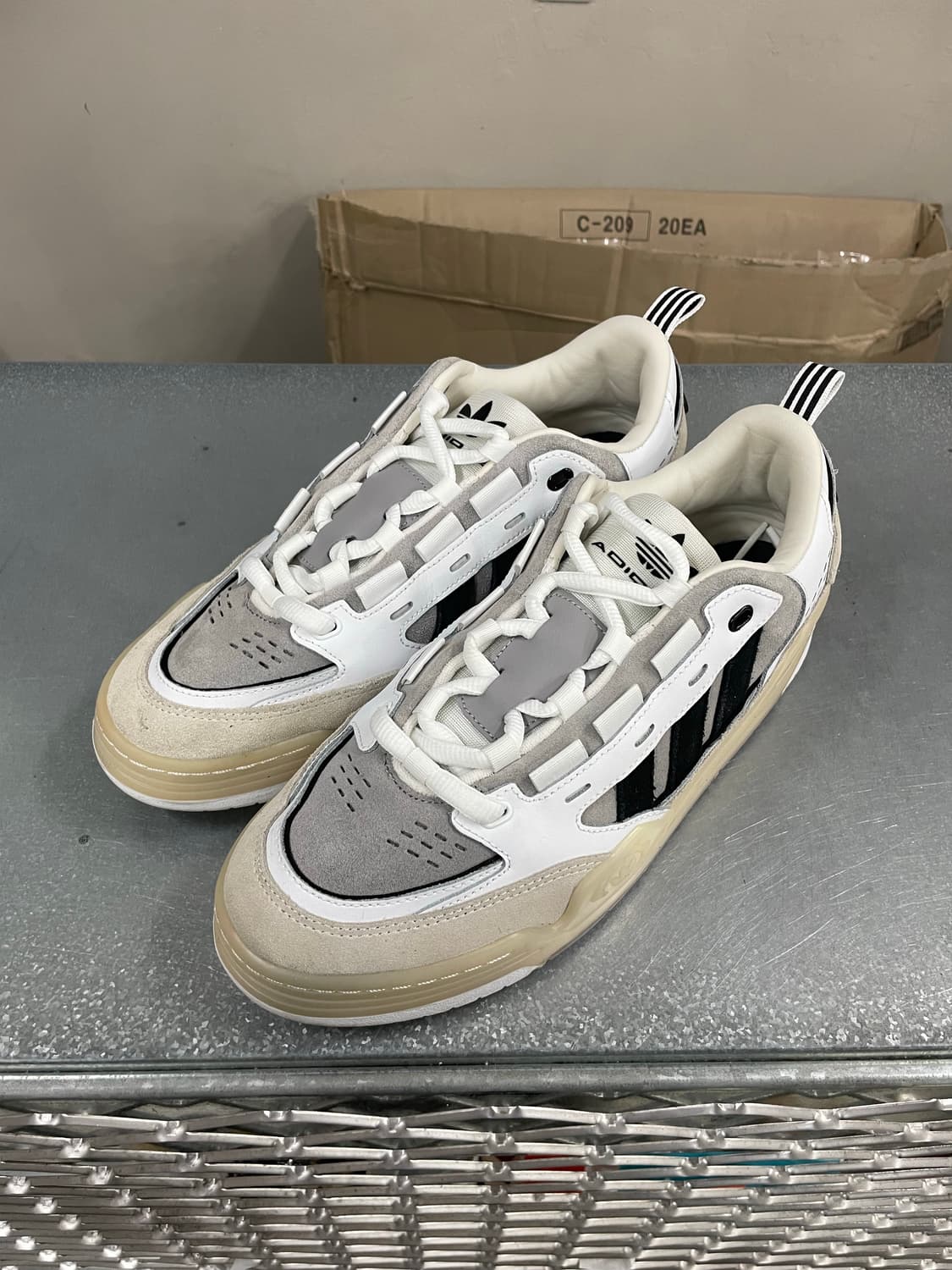 아디다스 아디 2000 클라우드 화이트 코어 블랙 290 상품이미지2